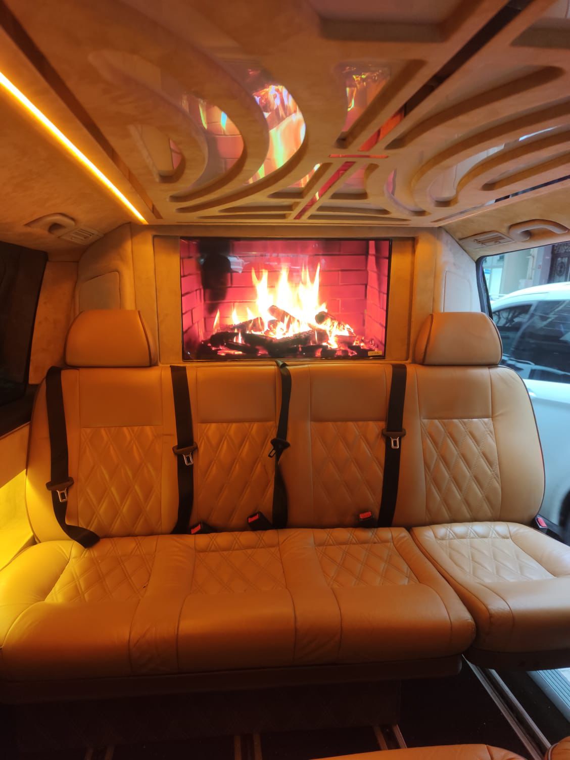 Ultra Lux Transfer din Aeroport